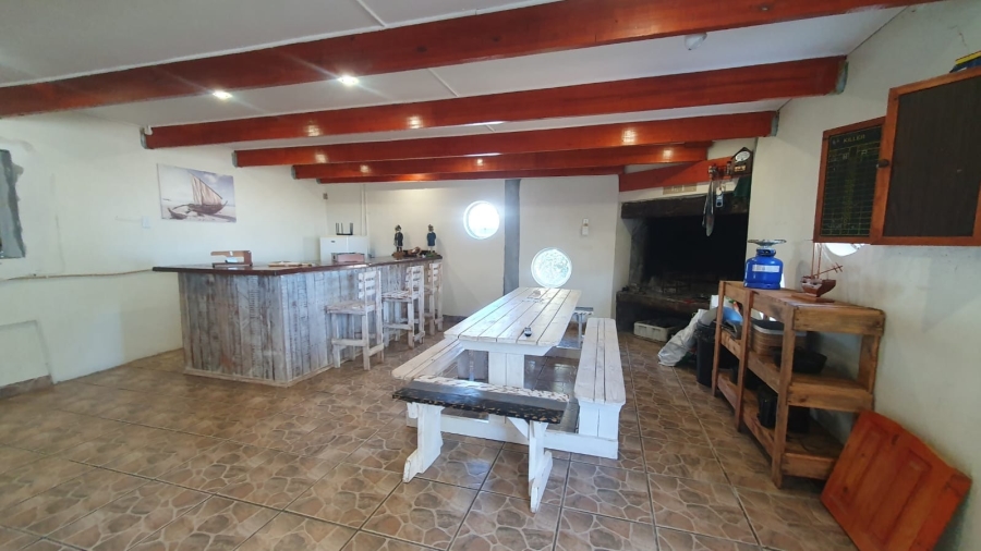 4 Bedroom Property for Sale in Stompneus Bay Western Cape